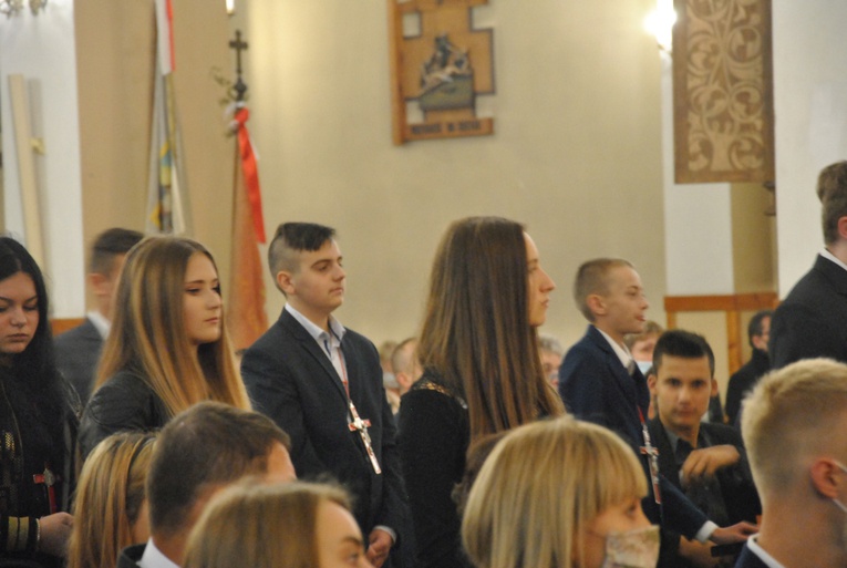 Bierzmowanie i wizytacja w Szymbarku