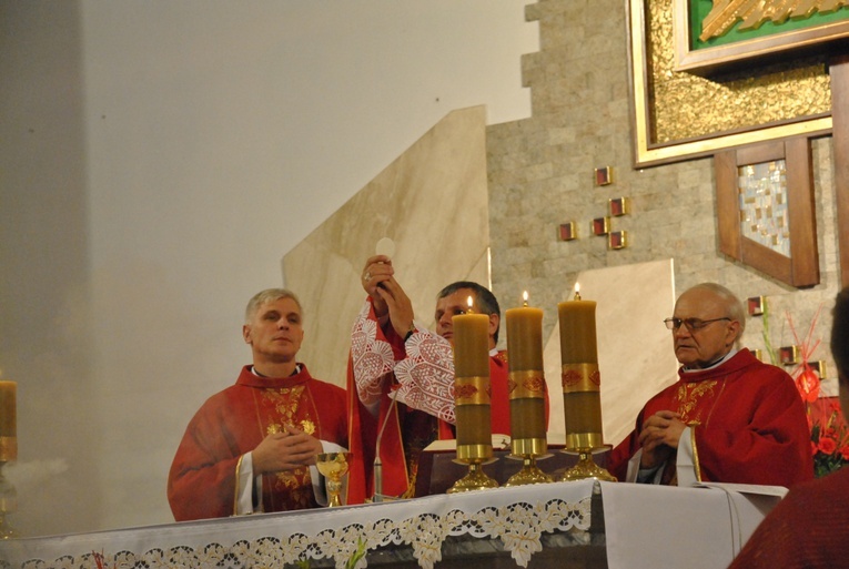 Bierzmowanie i wizytacja w Szymbarku