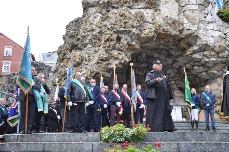 Pielgrzymka hodowców gołębi i orkiestr kalwaryjskich