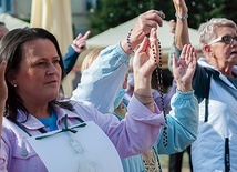 ▲	Ewangelizatorzy modlili się na placu Wolności.