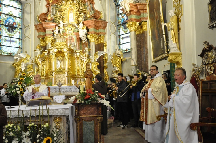 Pielgrzymka hodowców gołębi i orkiestr kalwaryjskich