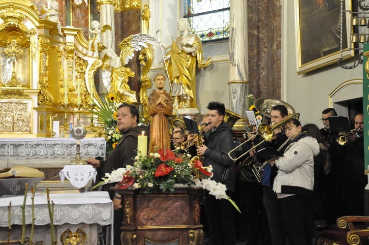 Pielgrzymka hodowców gołębi i orkiestr kalwaryjskich