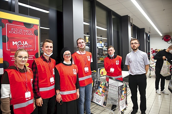 ▲	Wolontariusze  podczas kwesty w Janowie Lubelskim.