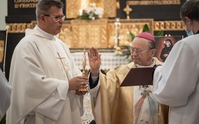 Bytom-Bobrek. Wprowadzenie relikwii św. Faustyny 