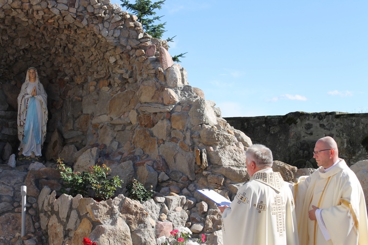 Matka Boża z Lourdes i Stygmaty św. Franciszka z Asyżu