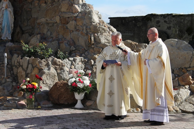 Matka Boża z Lourdes i Stygmaty św. Franciszka z Asyżu