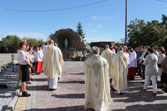 Matka Boża z Lourdes i Stygmaty św. Franciszka z Asyżu