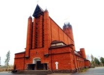 Spotkania odbędą się w kościele NMP Królowej Polski (na zdjęciu), kaplicy adoracji oraz w sali parafialnej. 