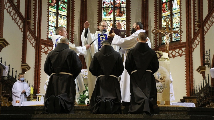 Śluby wieczyste braci franciszkanów na wrocławskich Karłowicach