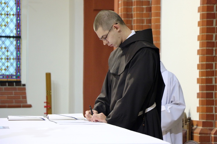 Śluby wieczyste braci franciszkanów na wrocławskich Karłowicach