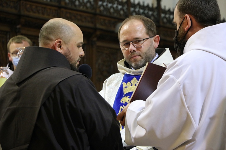 Śluby wieczyste braci franciszkanów na wrocławskich Karłowicach