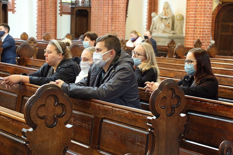 Śluby wieczyste braci franciszkanów na wrocławskich Karłowicach