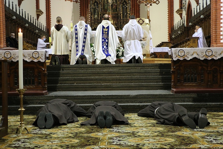 Śluby wieczyste braci franciszkanów na wrocławskich Karłowicach