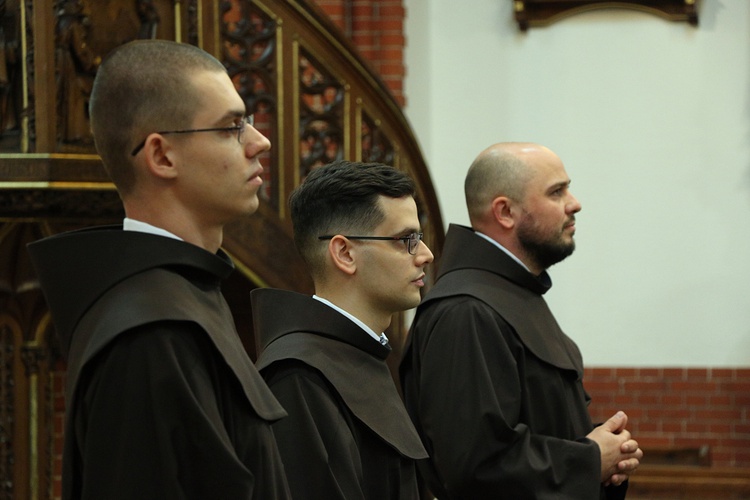Śluby wieczyste braci franciszkanów na wrocławskich Karłowicach