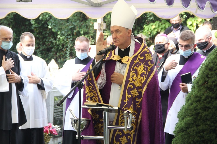 Tarnów. Pogrzeb śp. ks. prał. Adama Nowaka