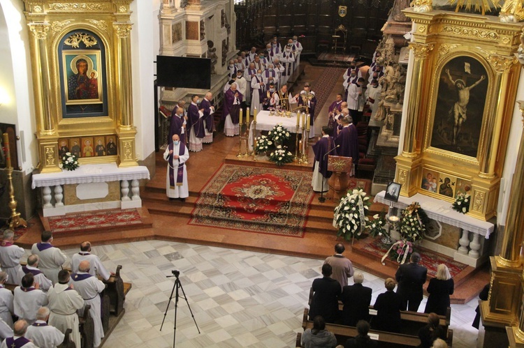 Tarnów. Pogrzeb śp. ks. prał. Adama Nowaka