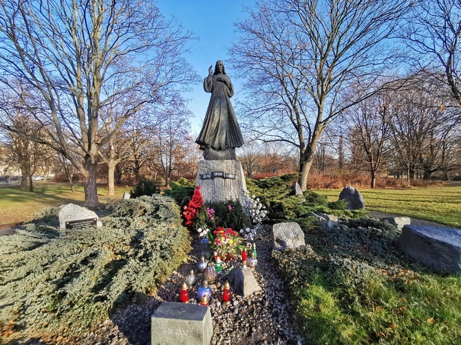 Gustaw Zemła. Rzeźbiarz ducha