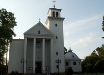 Kościół parafialny w Garbatce-Letnisku.