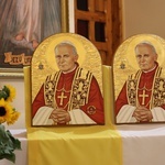 Powitanie relikwii św. Jana Pawła II w parafii w Czernichowie