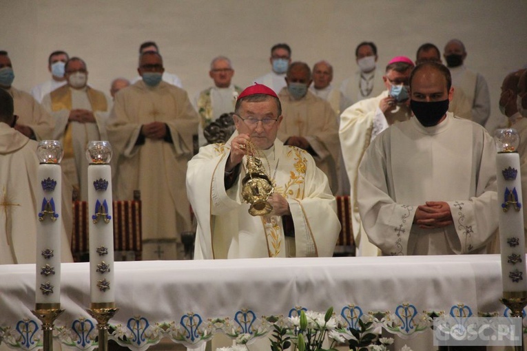 Modlitwa w intencji śp. ks. Janusza Malskiego w głogowskiej kolegiacie