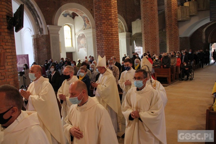 Modlitwa w intencji śp. ks. Janusza Malskiego w głogowskiej kolegiacie