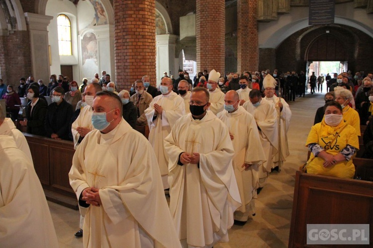 Modlitwa w intencji śp. ks. Janusza Malskiego w głogowskiej kolegiacie