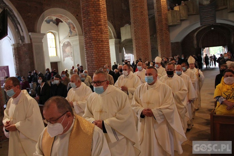 Modlitwa w intencji śp. ks. Janusza Malskiego w głogowskiej kolegiacie