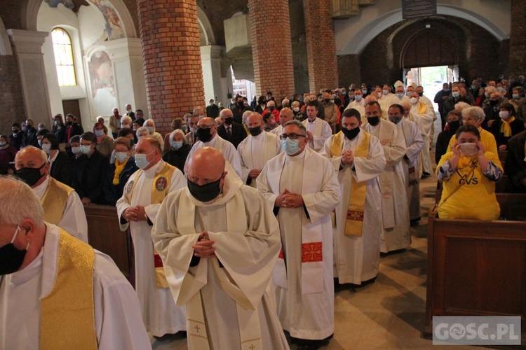 Modlitwa w intencji śp. ks. Janusza Malskiego w głogowskiej kolegiacie