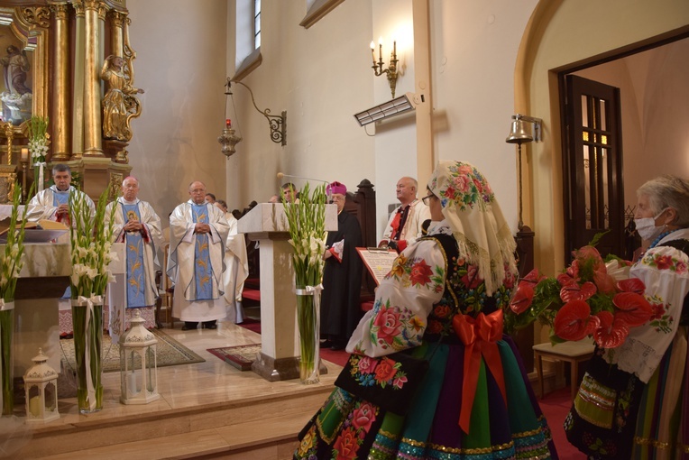Pielgrzymka Kół Żywego Różańca do Domaniewic