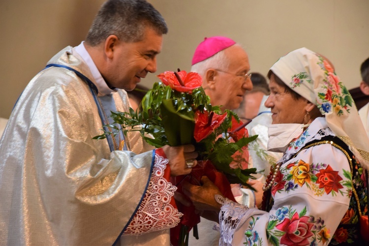 Pielgrzymka Kół Żywego Różańca do Domaniewic