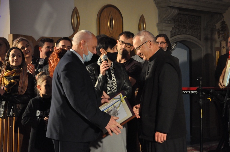 Żabno. Karolowe pieśni