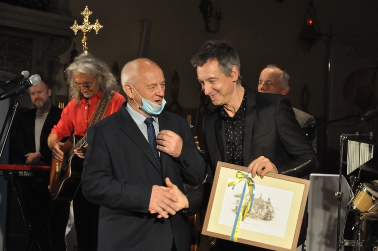 Żabno. Karolowe pieśni