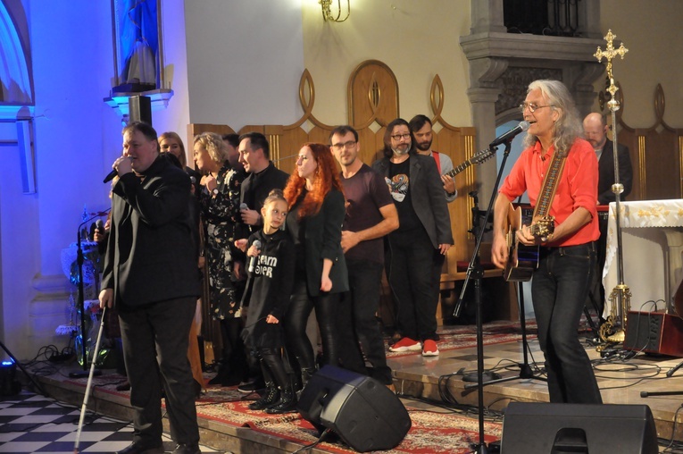 Żabno. Karolowe pieśni