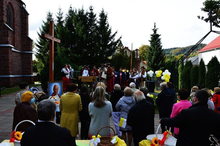 XX Dzień Papieski w Nowej Rudzie Słupcu