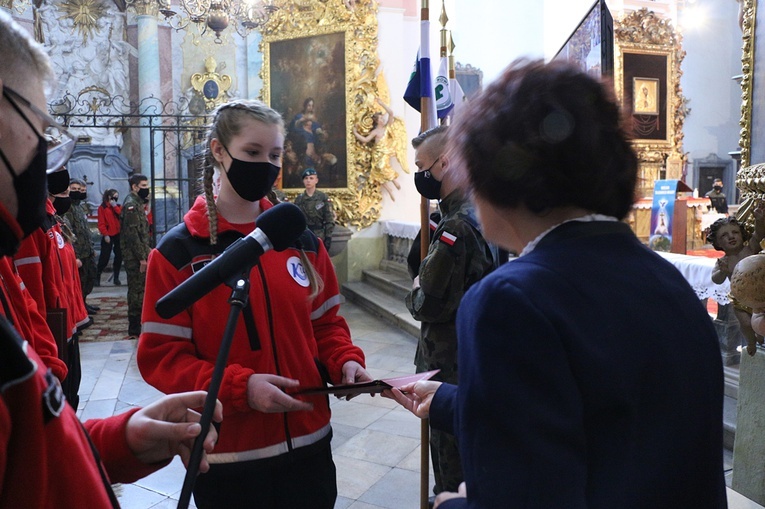 Ślubowanie w KLO w Henrykowie - rok szkolny 2020/2021