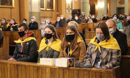 Podopieczni Fundacji Dzieło Nowego Tysiąclecia na Mszy św. w katedrze św. Mikołaja.