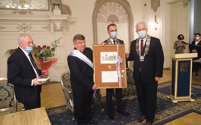 W tym roku nagrodę miasta otrzymał ks. kan. Jan Mateusz Gacek. 