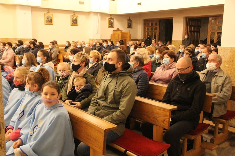 Październikowe nabożeństwo fatimskie w Łąkcie