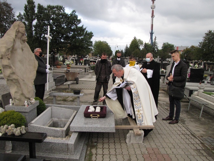 Przasnysz. Pochówek dzieci zmarłych przed narodzeniem