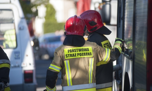 Warszawa: Ponad 20 aut spłonęło w garażu podziemnym