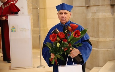 Bp Jan Kopiec doktorem honoris causa UPJPII w Krakowie