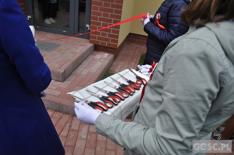 Nadanie imienia św. Jana Pawła II szkole podstawowej w Trzebiczu