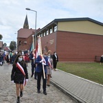 Nadanie imienia św. Jana Pawła II szkole podstawowej w Trzebiczu