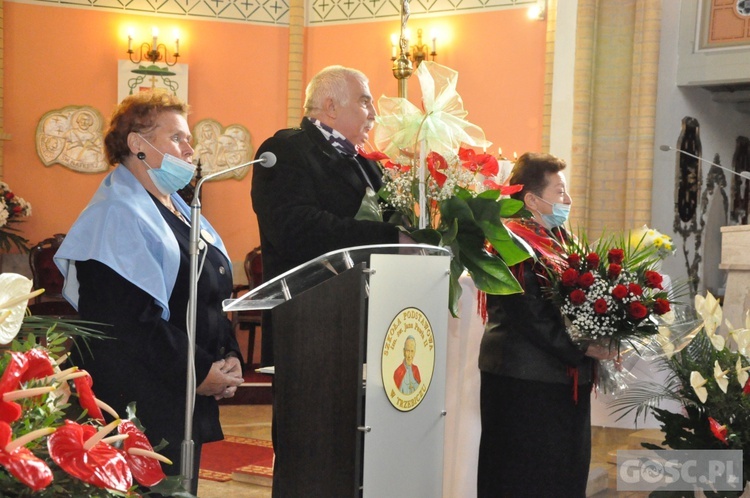 Nadanie imienia św. Jana Pawła II szkole podstawowej w Trzebiczu