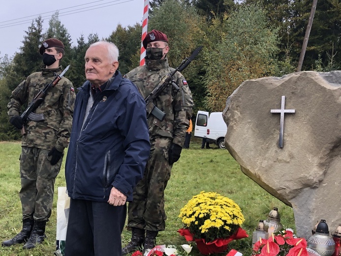 Poświęcenie pomnika por. Stanisława Kopika "Zemsty" na Zapolance w Złatnej