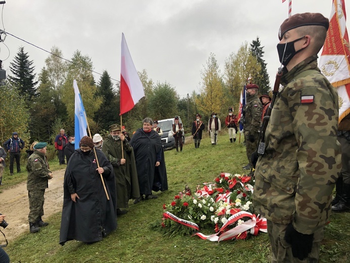 Poświęcenie pomnika por. Stanisława Kopika "Zemsty" na Zapolance w Złatnej