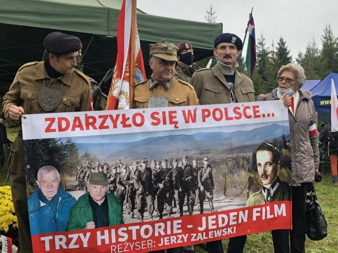 Poświęcenie pomnika por. Stanisława Kopika "Zemsty" na Zapolance w Złatnej