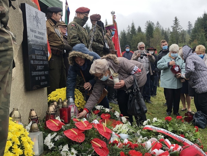 Poświęcenie pomnika por. Stanisława Kopika "Zemsty" na Zapolance w Złatnej