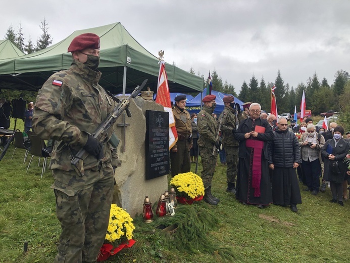 Poświęcenie pomnika por. Stanisława Kopika "Zemsty" na Zapolance w Złatnej