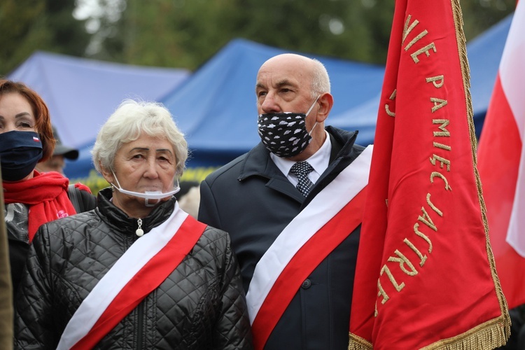 Poświęcenie pomnika por. Stanisława Kopika "Zemsty" na Zapolance w Złatnej